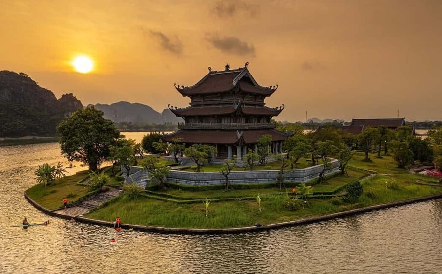 From Hanoi: Trang An Eco-tourism -Bai Dinh pagoda & Mua Cave - Trang An UNESCO boat ride: cave tunnels and the Kong connection