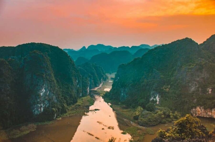 From Hanoi: Trang An eco-tourism - Hoa Lu ancient & Mua Cave - How the Hanoi to Ninh Binh day starts (and why it matters)
