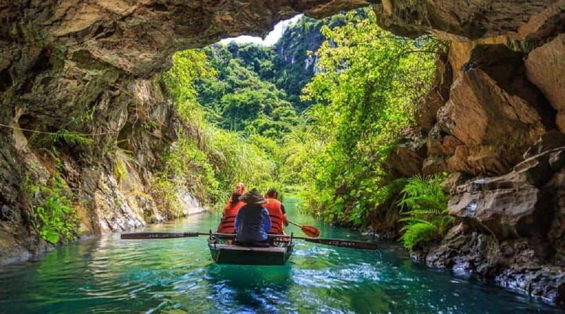From Hanoi: Trang An, Hoa Lu & Mua Cave Full-Day Luxury Tour - What to bring, plus the rules that can trip you up