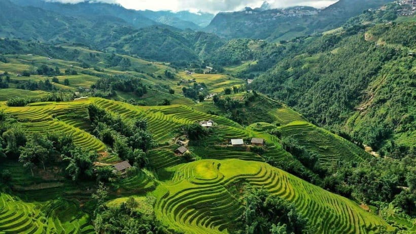From Hanoi: Trek and Stay: 3-Day Sapa Highlands Adventure - From Hanoi to Sapa: that sleeper bus reality check