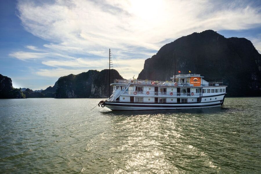 From Ninh Binh: Ha Long Bay 2 days 1 night on 3-star Cruise - Day 2: sunrise deck, pearl farm, and kayaking on your own