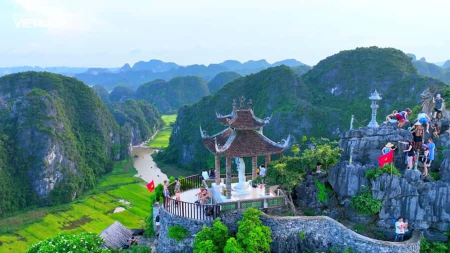 From Ninh Binh : Hoa Lu, Bich Dong, Trang An, Mua Cave Tour - Hoa Lu Ancient Capital: Temples Dedicated to Two Kings