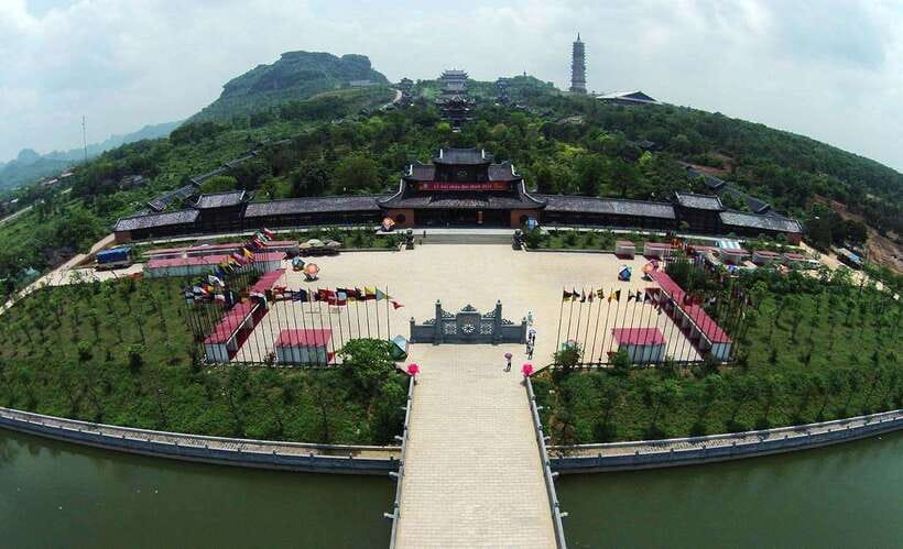 From Ninh Binh : Hoa Lu, Trang An, and Mua Cave Day Tour - Bich Dong Pagoda, the oldest pagoda in Ninh Binh