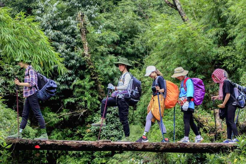 From Sapa: Fansipang Mountain Hike 1 Day - Tram Tom Pass to the Easier Climb: 1,900m to 2,400m