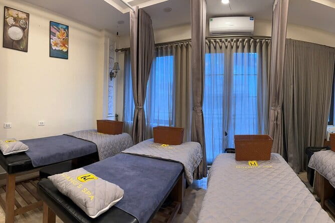 Full Body Combo with Aromatherapy or Deep Tissue treatment - Coffee or tea first, then into a private therapy room
