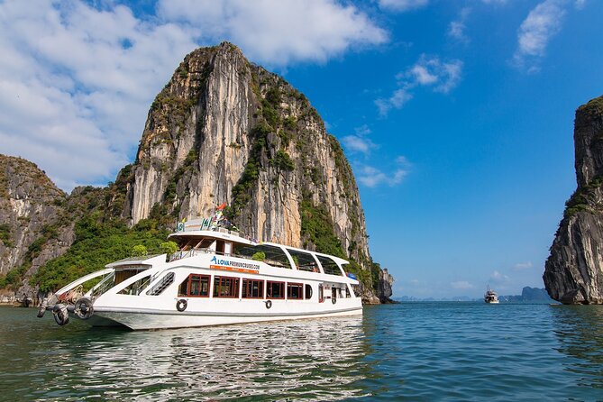 Full Day-All Inclusive: Halong Bay-Lan Ha Bay-Bai Tu Long Bay - Passing sights: Thien Cung, Dau Go, and Hon Ga Choi