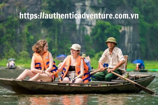 Full-day Guided Meditation Experience in Ha Noi - Guided meditation sessions: how the method gets explained before you sit