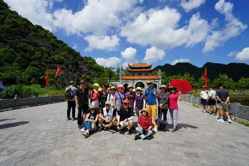 Full Day Hoa Lu - Tam Coc - Mua Cave/Buffet/Tour Guide/Bus - From Hanoi to Ninh Binh: how the day actually moves