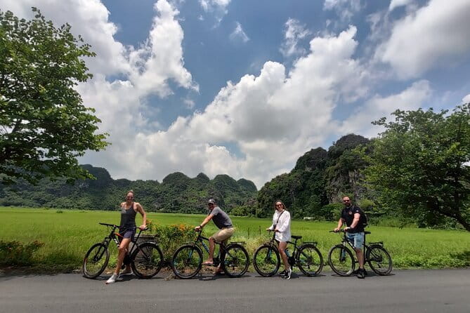 Full Day Ninh Binh Heritage Premium Trip from Hanoi - Bai Dinh Pagoda: big records, statues, and massive bells