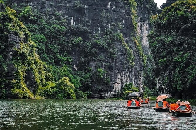 Full Day Ninh Binh to Hoa Lu Tam Coc with Cycling - The timing that makes it all fit: back to Hanoi by about 18:45