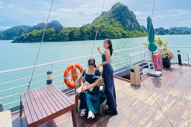 Full Day Private Tour in Halong with Lunch - Vietnamese summer rolls class, then fruit, tea, and a calmer return