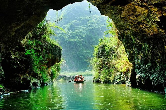 Full Day Private Tour in Ninh Binh(Trang An-Bich Dong-Mua Cave) - Trang An Grottoes: Sampan Time in the Limestone Passages