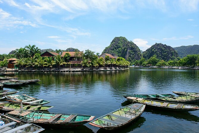 Full Day Tam Coc Private Tour: Biking and Trekking in Mua Cave - Price and value: what $122 really covers