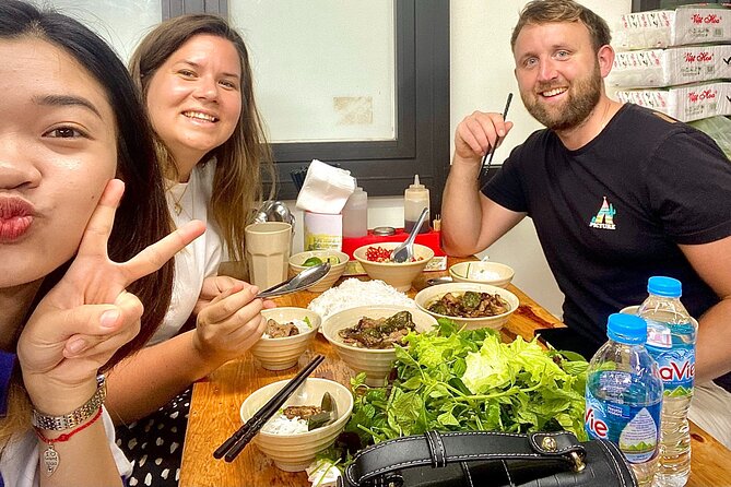 (Group/Individual) HANOI STREET FOOD TOUR - Hoan Kiem Lake first: a photo stop with real orientation