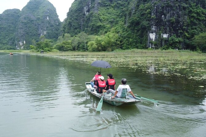 Guided Full Day Ninh Binh Small Group Tour by Limousine - Lunch in Ninh Binh: Simple, Local, and Built to Keep You Going