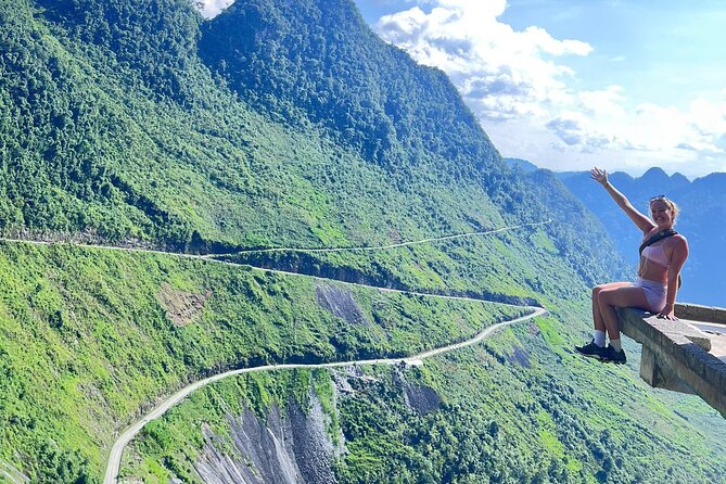 Ha Giang Loop 3 days Small group- From Ha Noi - Day 2: Ma Pi Leng Pass, Tu San Canyon, Nho Que River, and Du Gia