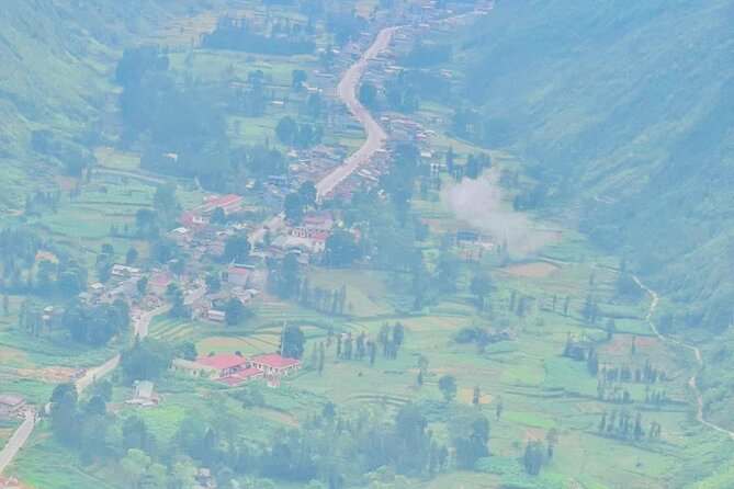 Ha Giang Tour Discover 3 Days 2 Nights - Day 2: Dong Van Sunday Market, Sky Pass, and Ma Pi Leng Pass