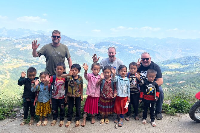 Ha Giang Tour Discover 3 Days 2 Nights - Day 3: Du Gia Market, Duong Thuong Viewpoint, and Lung Tam Hemp Weaving Village