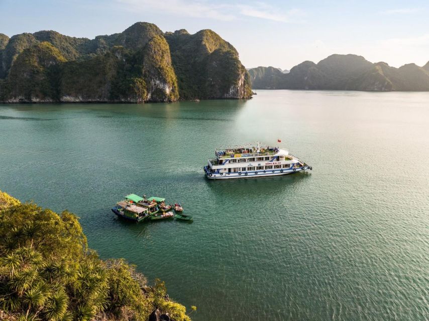Ha Long: Afternoon Cruise with Lunch, Kayaking, and Swimming - Sung Sot (Surprise Cave): Big Steps, Big Payoff, Possible Wait