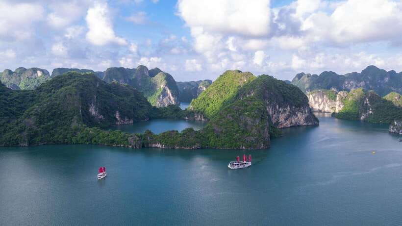 Ha Long Bay - Bai Tu Long Bay Luxury Boat Tour & Transfer - Transfer back to Hanoi: how the timing lands for dinner