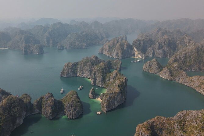 Ha Long Bay Cruise Day Tour - Cave, Kayaking, Swimming & Lunch - Lunch and the sunset party: good energy, mixed food expectations