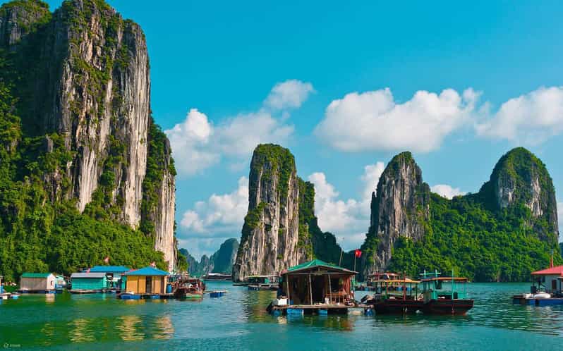 Ha Long Bay Cruise w/ Jacuzzi, Kayak & Limo from Hanoi - Sung Sot Cave on Bo Hon Island: the wow factor stop