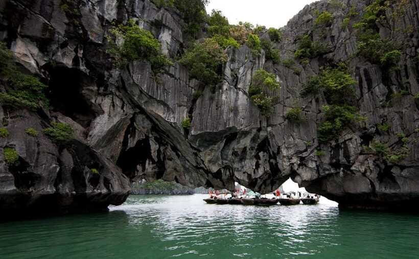 Ha Long Bay Small Deluxe Cruise Day Trip With Kayak & Lunch - Who this tour fits best, and who should skip it