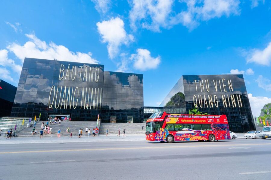 Ha Long: City Sightseeing Hop-On Hop-Off Bus Tour - Ha Long Market, crafts, seafood, and cha muc