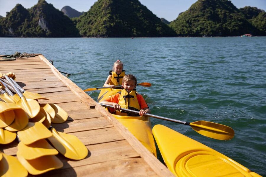 Ha Long & Lan Ha Bays: 2-Day Cruise with Meals & Kayaking - Tuan Chau Check-In and Getting to the Right Boat