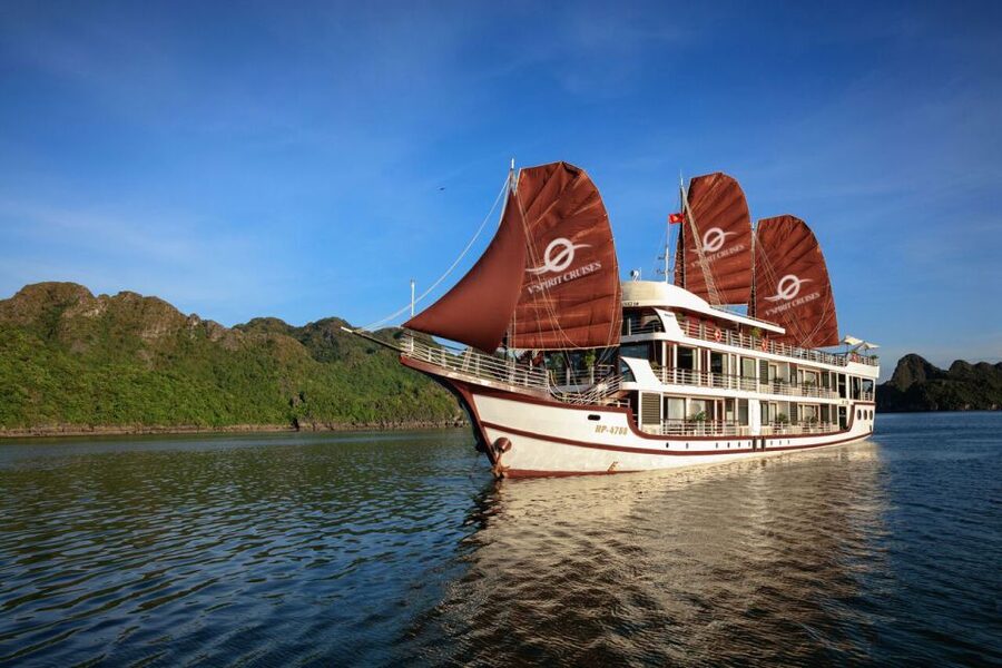 Ha Long & Lan Ha Bays: 2-Day Cruise with Meals & Kayaking - Who This Cruise Fits Best