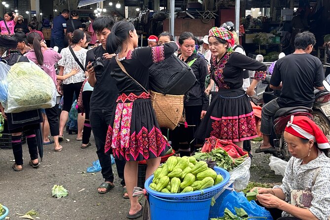 Ha Noi Car Transfer to Sapa or Vice Versa - Highway rest stops: the good kind of interruption