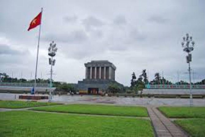 Ha Noi City tour - Group tour - Museum learning: Women Museum on Mondays, plus the Temple of Literature window and lunch