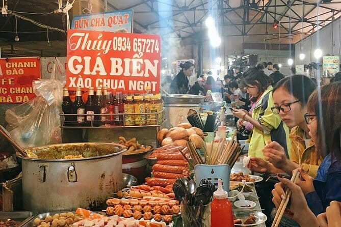 Hai Phong City Historical and Food Tour - Hai Phong lunch at 195 Cầu Đất, crab soup time