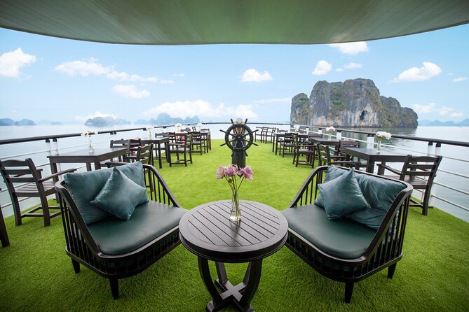 Half Day Explore Bai Tu Long Bay With Lunch, Cave and Kayaking - A half-day Bai Tu Long Bay plan that packs real scenery