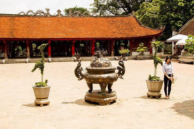 Half-day Ha Noi's Hidden Gems And Historic Sites - But Thap and Dai Nghien, the kind of detail that changes your view
