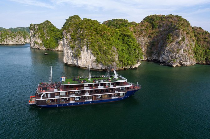 Halong 2D1N with Le Journey/Hera/La Pandora Boutique from Hanoi - English guidance, named support, and how communication helps
