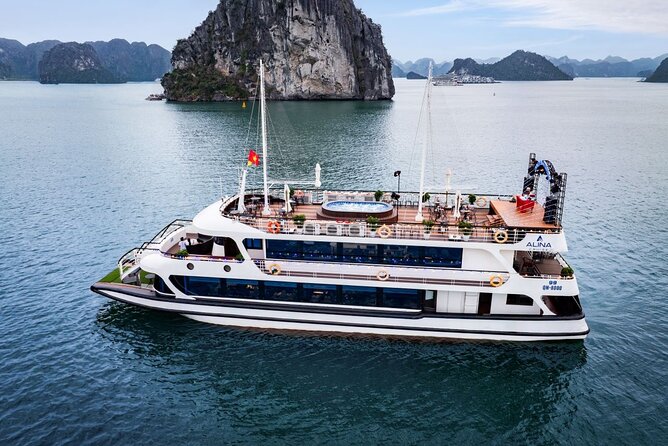 Halong and Bai Tu Long Luxury Day Escape - Guides, timing, and how to handle the crowd factor