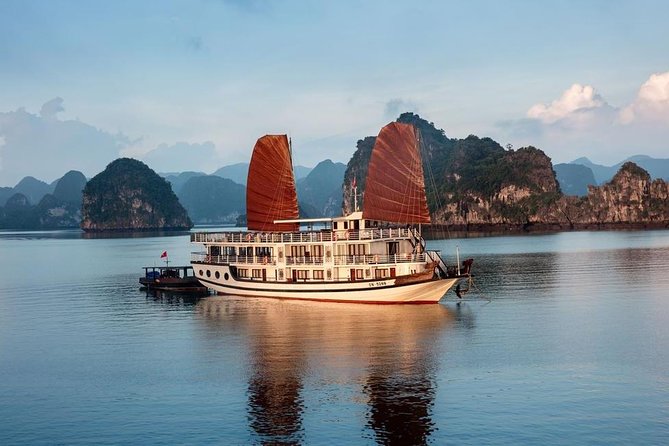 Halong Bay 2 Days 1 Night Cruise - Day 1: Boarding, Lunch Cruise, and Titop Island Panoramas