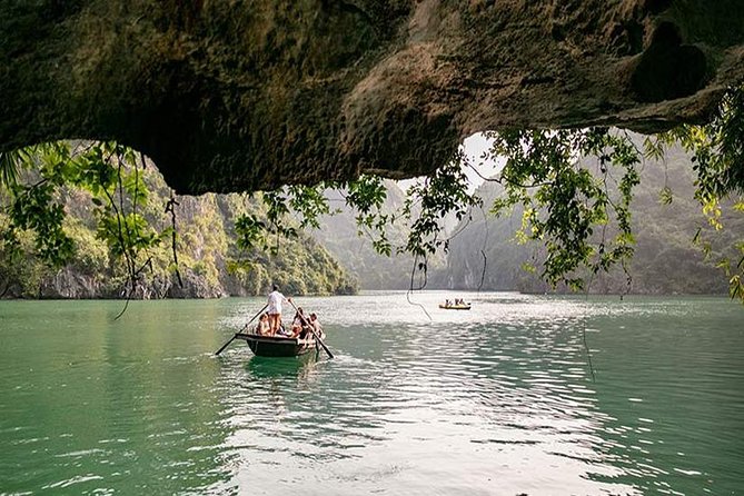 Halong Bay 2D1N BEST CRUISES All-Inclusive: Transfer, Meals, Kayak, Cave, Island - Day 2: Cua Van Floating Village, Kayaking, and Cave Time