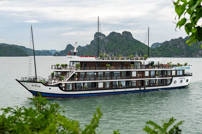 Halong Bay 2D1N Cruise multi options, transfer, swim and kayaking - The Hanoi departure: Old Quarter stop, then expressway to the bay