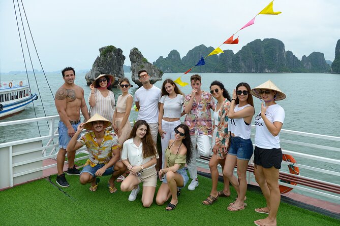 Halong Bay 6 Hours Cruise with Buffet, Sung Sot, Luon Cave, Titop - Buffet lunch on board: how to make it work with your day