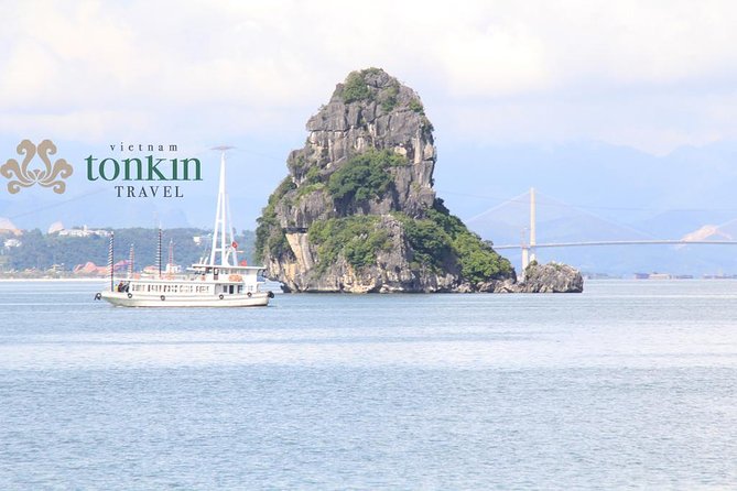 Halong Bay Cruise Day Trip: Visit Thien Cung Cave, Kayaking & Lunch - best price - Crowds, weather, and the reality of Ha Long Bay