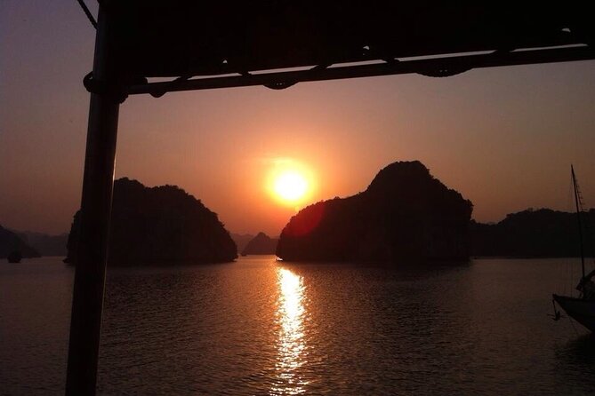 Halong Bay Cruise With Cave, Kayaking, Swimming - Buffet Lunch - Price and value: what $61 buys you on a full day