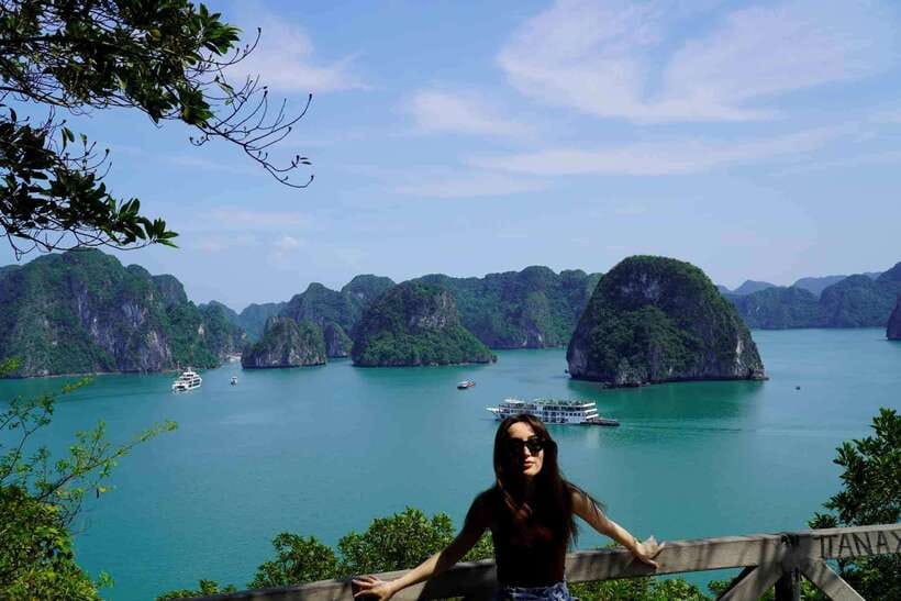 Halong Bay Cruise with Lunch - Ha Long Bay in Four Hours: The Real Value of a Lunch Cruise