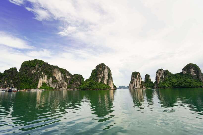 Halong Bay Cruise with Lunch - Group Tour Reality: Shared Cruise Pros and Cons