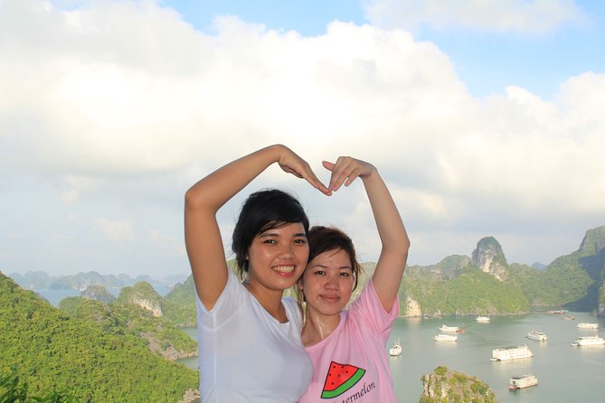 Halong bay Full Day Cruise trip: kayaking, surprise cave, titop island, lunch - Getting from Hanoi Old Quarter to the harbour without stress