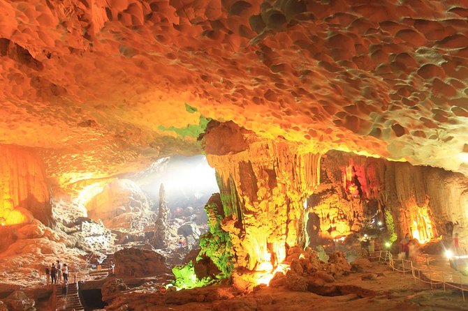 Halong bay Full Day Cruise trip: kayaking, surprise cave, titop island, lunch - Crowds, cleanliness, and how to keep your day calm