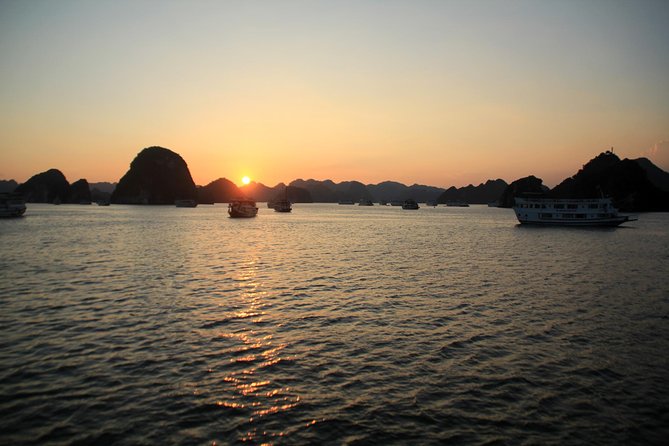 Halong bay full day trip from Hanoi: Visiting Thien Cung, Dau Go cave & Kayaking - When Halong feels crowded, and how to handle it calmly