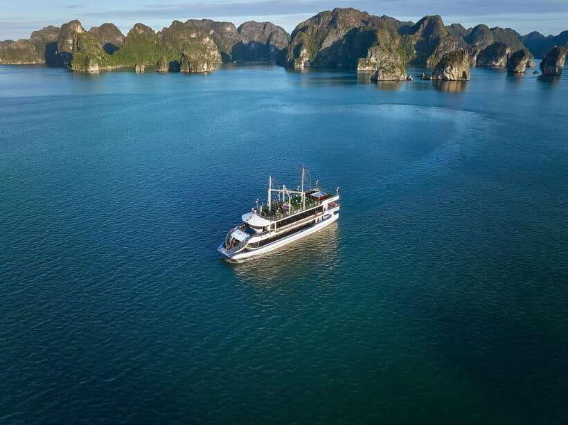 Halong Bay Luxury Cruise: Kayak&Swim,Cave, Party BEST SELLER - What to pack for this day, so you stay comfortable