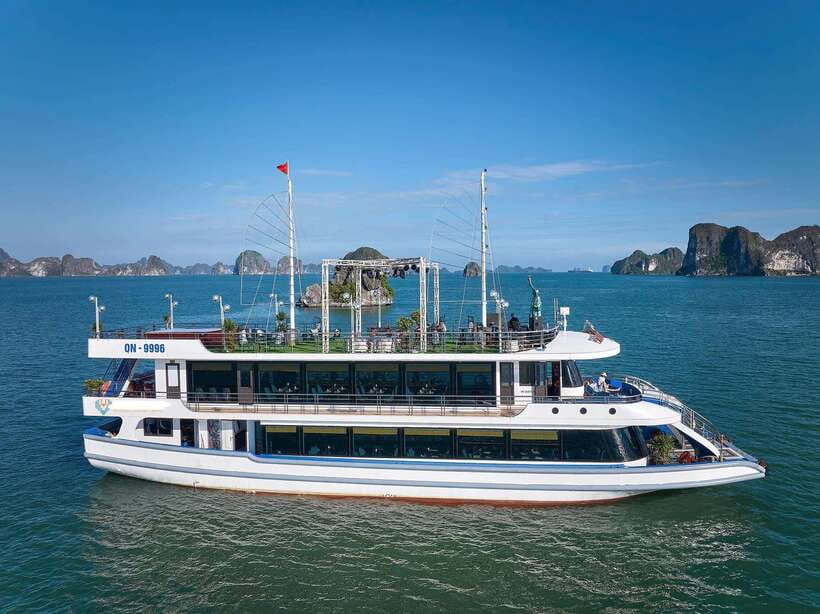 Halong Bay Luxury Cruise: Kayak&Swim,Cave, Party BEST SELLER - Price and what $43 buys you in real life